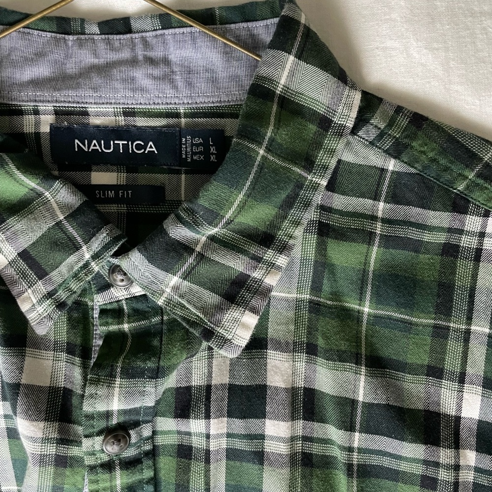 Nautica plaid button down, slim fit L.